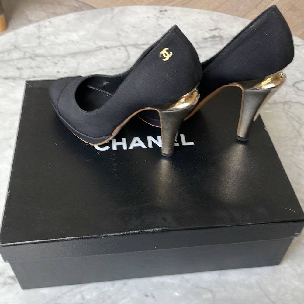 Chanel Pumps - Picture 7 of 17